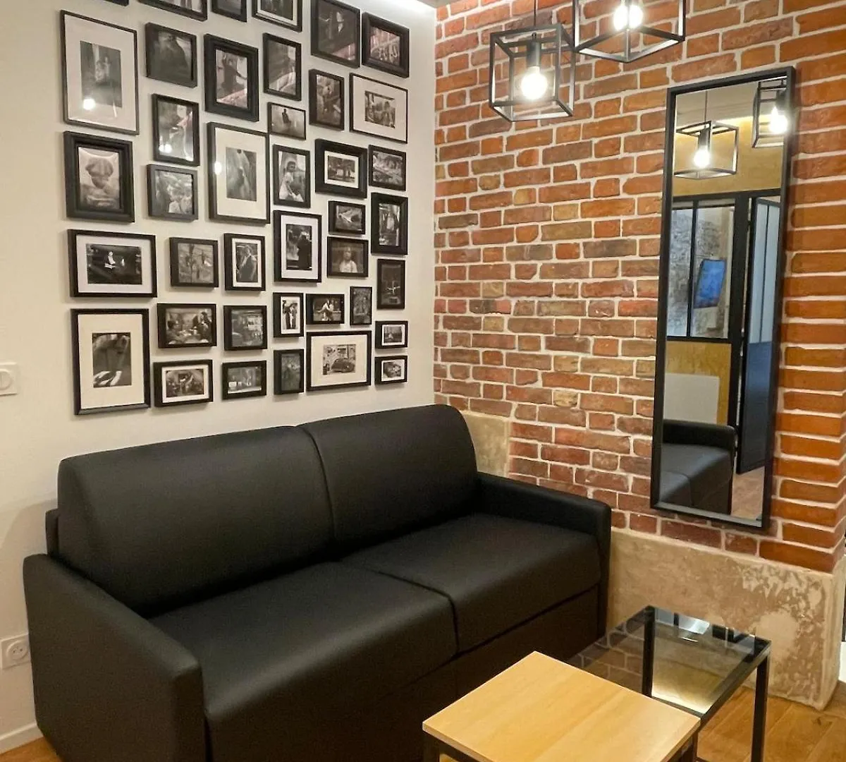 Cozy Loft Montmartre Place Des Abbesses Sacre Coeur Parijs