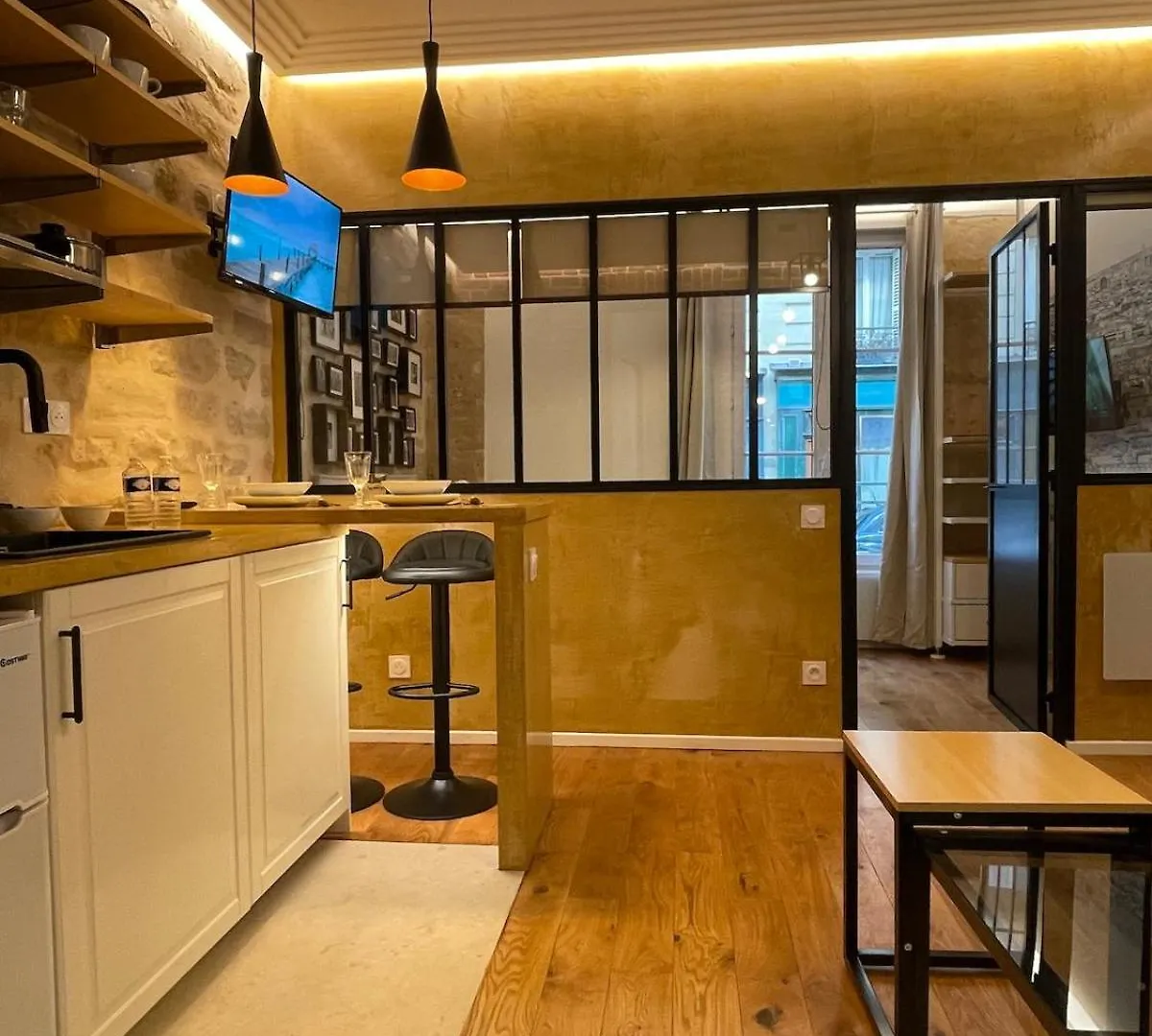 Apartment Cozy Loft Montmartre Place Des Abbesses Sacre Coeur Paris France